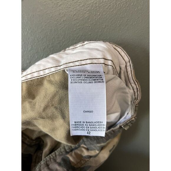 Levis Mens Green Camo Cargo Shorts Size 42 - Picture 4 of 4